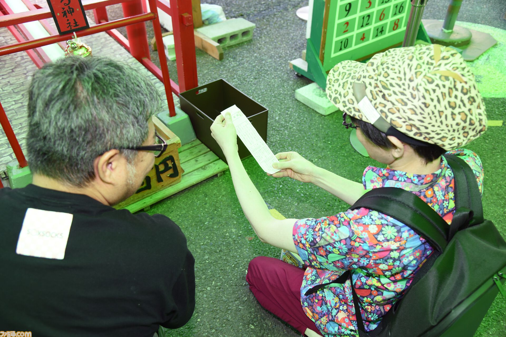 おじさんふたり、日光さる軍団のおさるランドではしゃぐ。子ざるには人間と動物の赤ちゃん両方のかわいさがあってどうにかなりそう