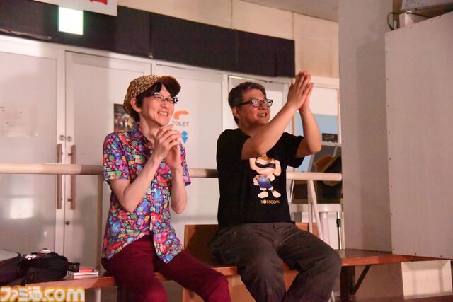 おじさんふたり、日光さる軍団のおさるランドではしゃぐ。子ざるには人間と動物の赤ちゃん両方のかわいさがあってどうにかなりそう