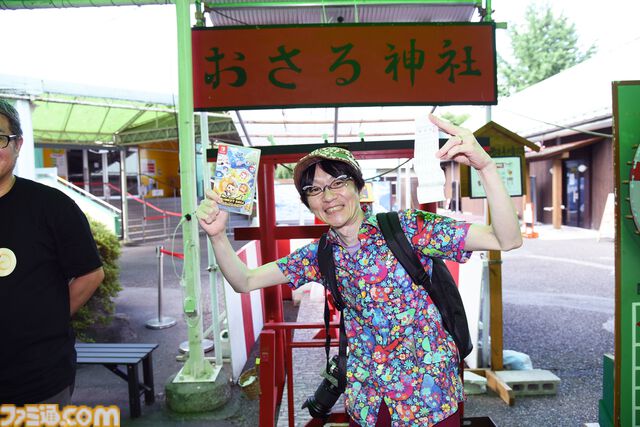 おじさんふたり、日光さる軍団のおさるランドではしゃぐ。子ざるには人間と動物の赤ちゃん両方のかわいさがあってどうにかなりそう