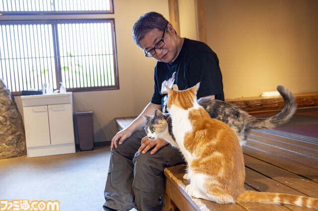 おじさんふたり、日光さる軍団のおさるランドではしゃぐ。子ざるには人間と動物の赤ちゃん両方のかわいさがあってどうにかなりそう