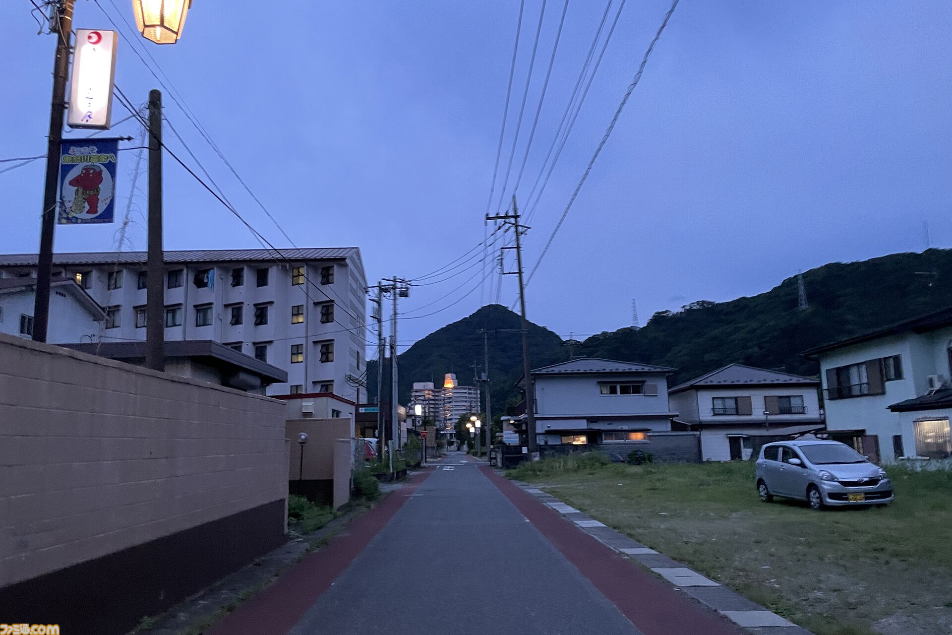 おじさんふたり、日光さる軍団のおさるランドではしゃぐ。子ざるには人間と動物の赤ちゃん両方のかわいさがあってどうにかなりそう