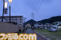 おじさんふたり、日光さる軍団のおさるランドではしゃぐ。子ざるには人間と動物の赤ちゃん両方のかわいさがあってどうにかなりそう