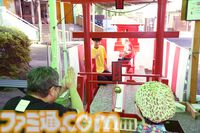 おじさんふたり、日光さる軍団のおさるランドではしゃぐ。子ざるには人間と動物の赤ちゃん両方のかわいさがあってどうにかなりそう
