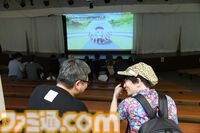 おじさんふたり、日光さる軍団のおさるランドではしゃぐ。子ざるには人間と動物の赤ちゃん両方のかわいさがあってどうにかなりそう
