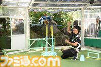 おじさんふたり、日光さる軍団のおさるランドではしゃぐ。子ざるには人間と動物の赤ちゃん両方のかわいさがあってどうにかなりそう