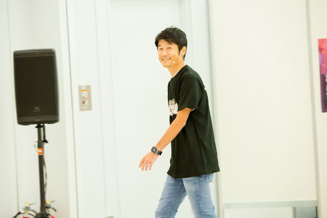 【ホロライブ】獅白ぼたんがギネス記録に挑戦！ ホロライブリスナーたちと協力してカップヌードル約3万個を並べて巨大文字を作成。結果は……？