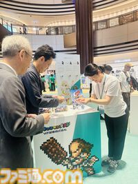 “ロマ佐賀”ついに10周年！ “ロマンシング佐賀TOKYO”が東京ミッドタウン日比谷にて開催、『ロマサガRS』新キャラクターのフォトスポットや下水道マンホールを展示