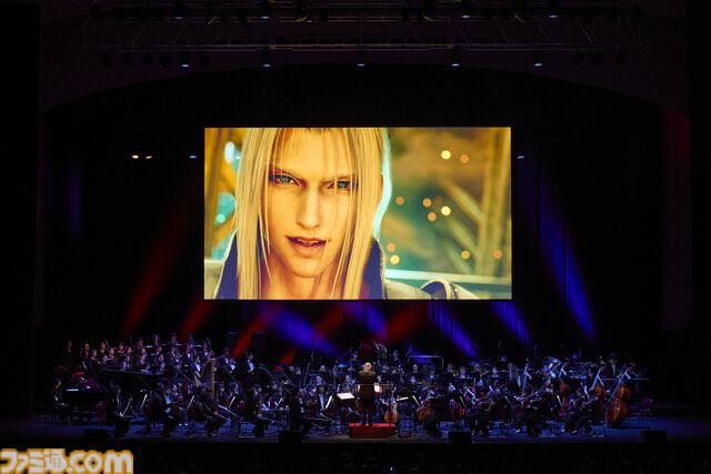 『FF7 リバース』オケコンリポート。オーケストラの生演奏でドラマチックに旅路を追体験。意外なあの曲がオケコンアレンジ！ バスターソード型のコンサートライトで音楽との一体感も