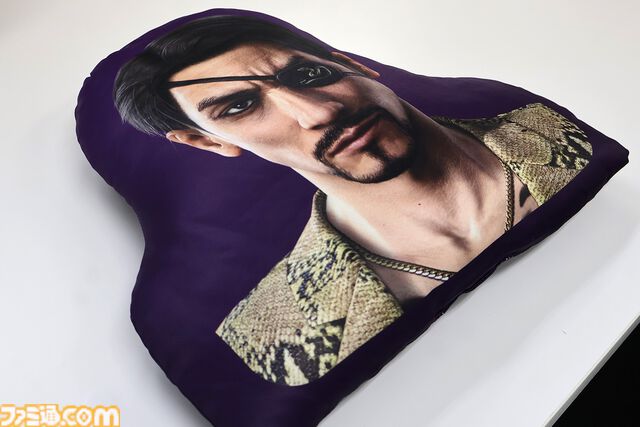 【TGS2024】先行販売の『龍が如く』グッズを一挙紹介。真島吾朗の還暦記念を筆頭に、グッズにも『龍が如く』らしいアクの強さが満載