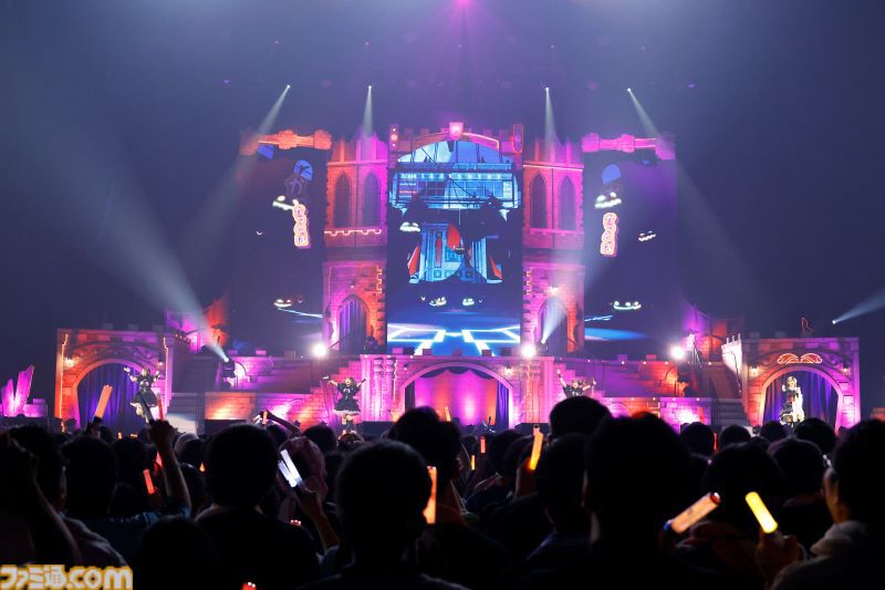 『デレステ』9周年記念ライブ2日目リポート。新曲『EPHEMERAL AЯROW』（関口さん、青木志貴さん）とともに、アイドルたちが勇者として悪に立ち向かう。進化し続ける彼女たちの底知れない可能性の高さを実感できたコンセプトライブに