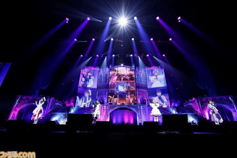 『デレステ』9周年記念ライブ2日目リポート。新曲『EPHEMERAL AЯROW』（関口さん、青木志貴さん）とともに、アイドルたちが勇者として悪に立ち向かう。進化し続ける彼女たちの底知れない可能性の高さを実感できたコンセプトライブに