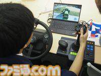 農業シム『Farming Simulator』のPC用公式ハンドルコンが発売。大径ステアリングを有し、これ1台でゲーム内の操作がすべて完結する。ソフト開発元との綿密なやり取りで実現
