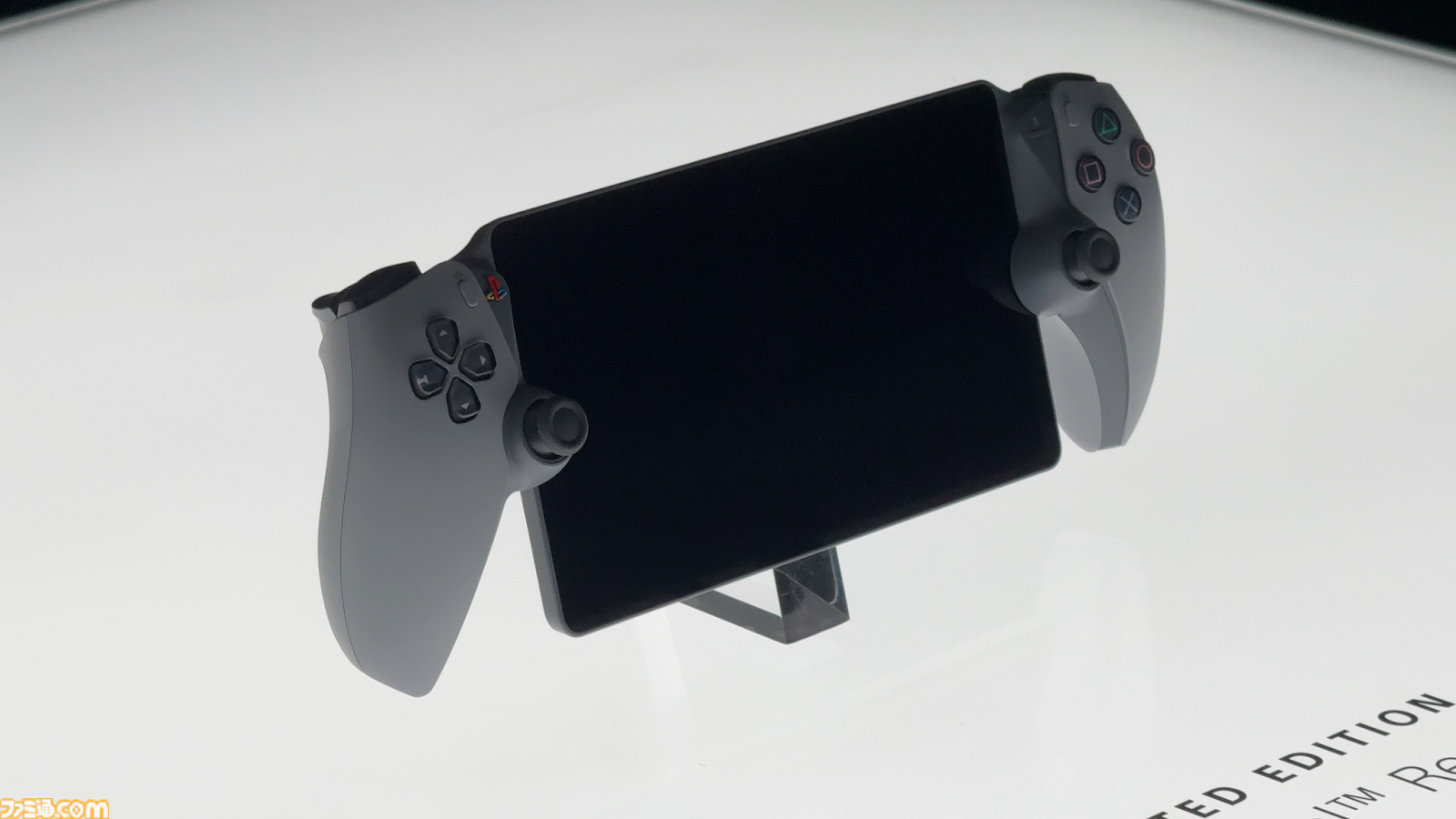 【PS5 Pro】30周年アニバーサリーコレクション実物フォトリポート。ファンを喜ばせるためにこだわりぬいた遊び心が伝わるデザインに惚れ惚れ