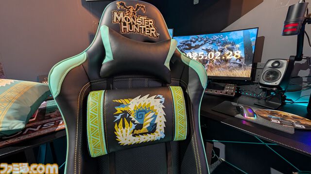 【TGS2024】ニトリのジンオウガ部屋がスゴい。『モンハン』コラボのゲーミングチェア、デスク、クッションを展示中