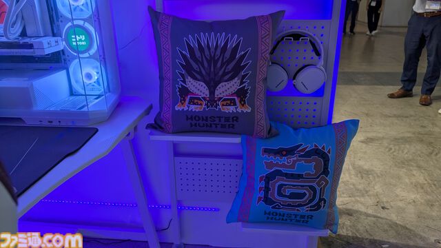 【TGS2024】ニトリのジンオウガ部屋がスゴい。『モンハン』コラボのゲーミングチェア、デスク、クッションを展示中