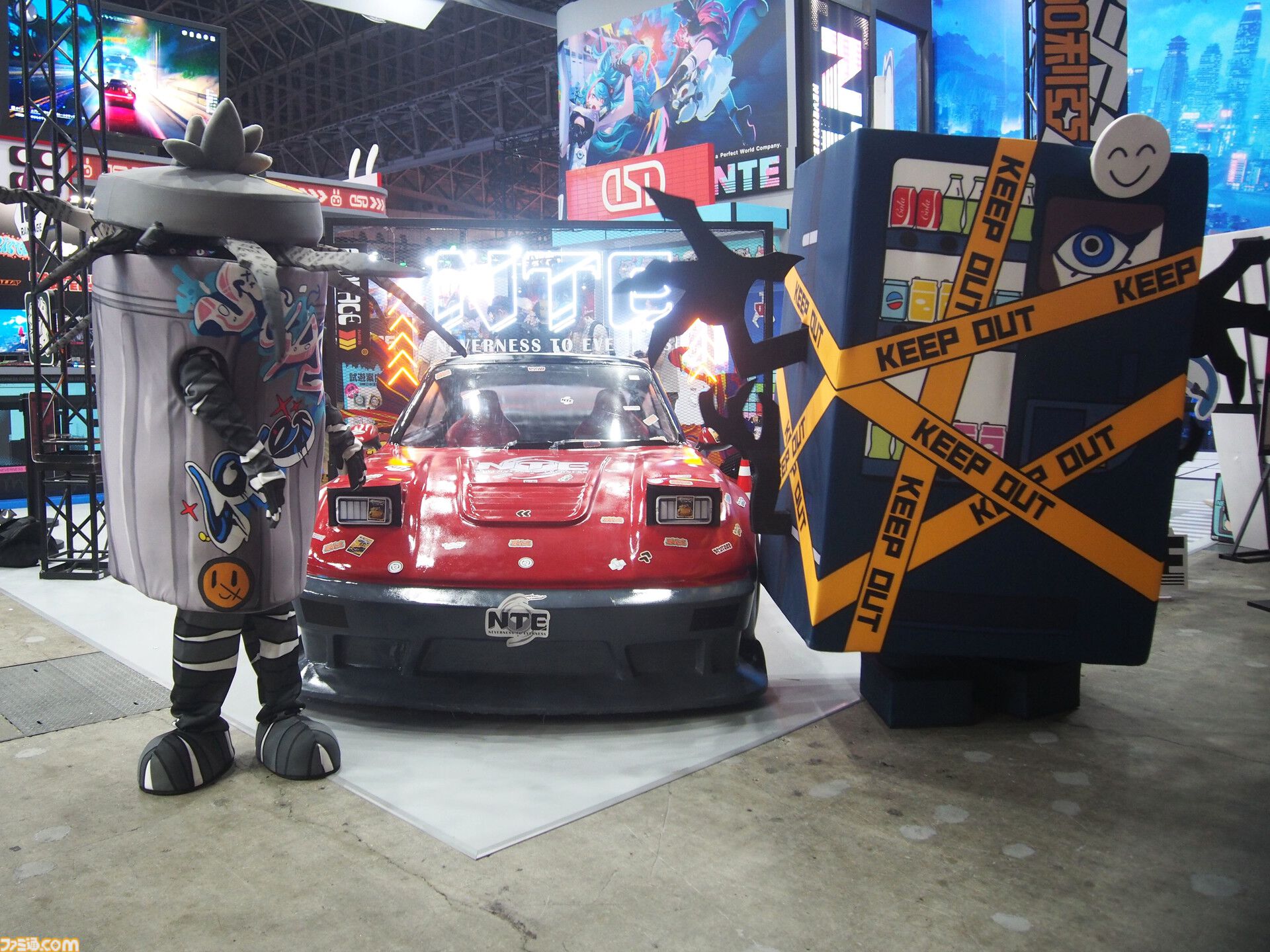 『NTE』本当にビルの壁を歩けるの？→できました。走ったりジャンプも可能。超現実アーバンオープンワールドRPG試遊レビュー【Neverness to Everness】
