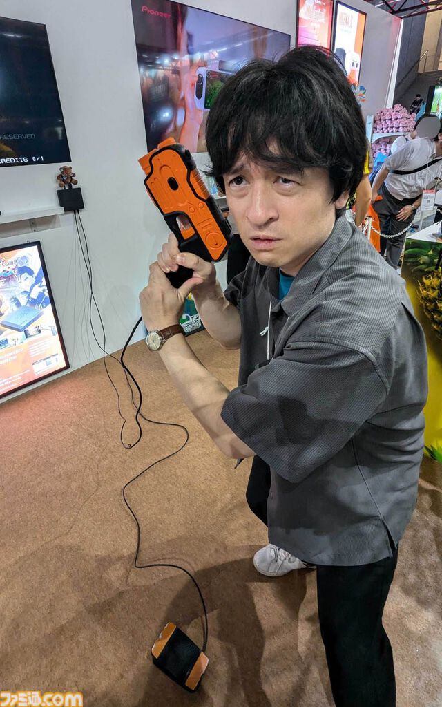 『タイムクライシス』ガン型コンとセットで2025年発売予定。「走査線がないのにどうやって？」→「AIです」。AIかぁ。「2週間で作りました」。マジ!?【TGS2024】