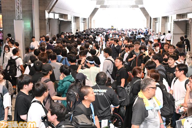 東京ゲームショウ2024の一般日が開幕！　幕張メッセには早朝からゲームファンが集う。『モンスターハンターワイルズ』にゲームファンが殺到【TGS2024】