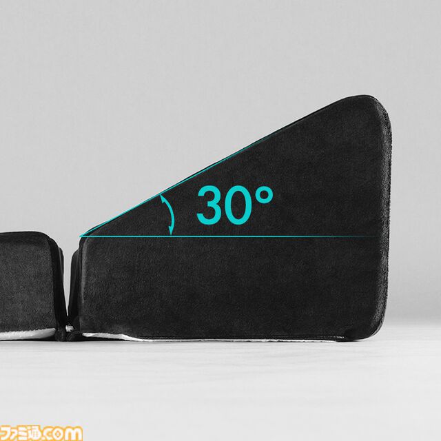 デスク下をまるごとクッション化！ ゲーミング家具ブランド“バウヒュッテ”より幅70cm、奥行き50cmのワイドな足置きクッションが登場
