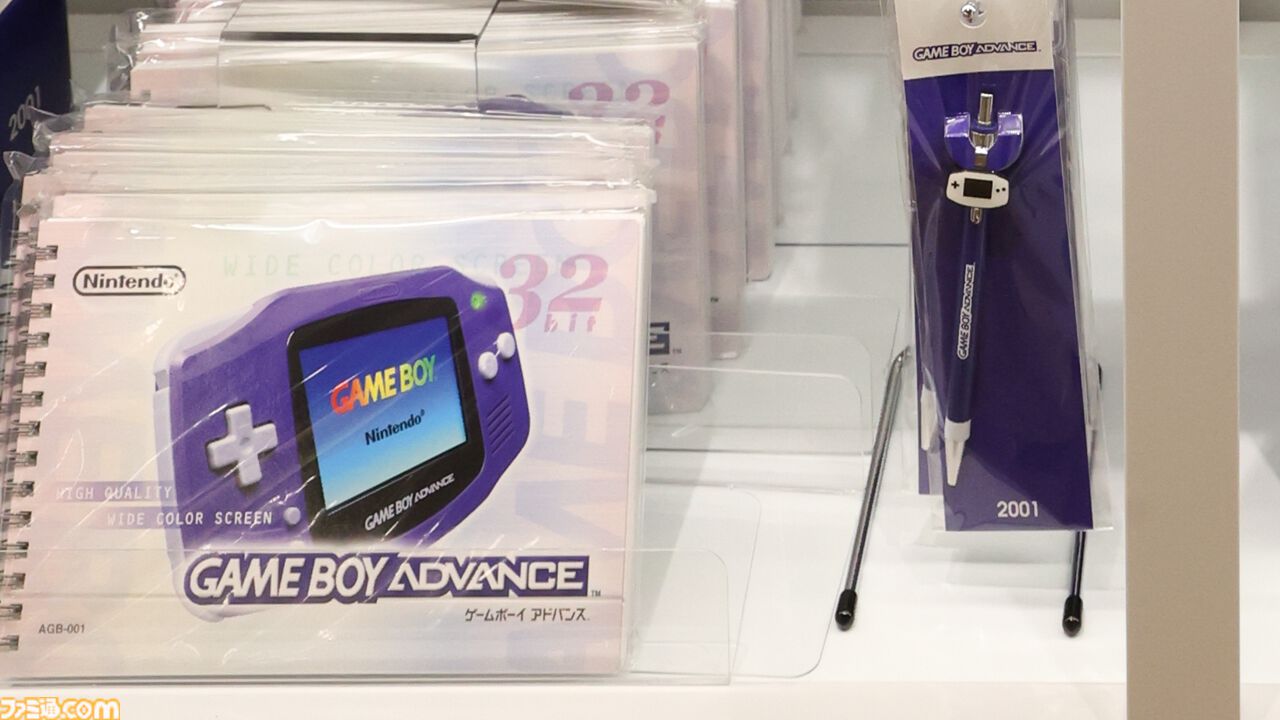 “ニンテンドーミュージアム”グッズまとめ。コントローラーの形をした巨大クッションや歴代ハードをモチーフにしたアイテムなど限定グッズが多数ラインアップ