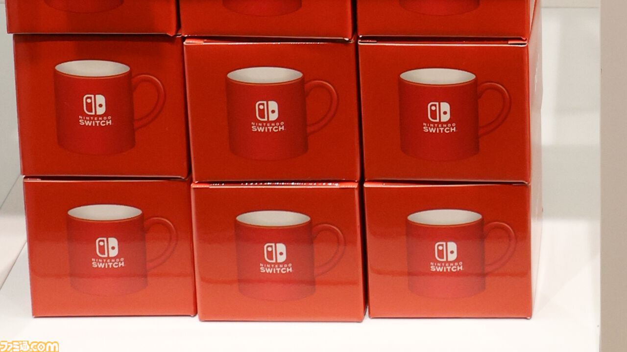 “ニンテンドーミュージアム”グッズまとめ。コントローラーの形をした巨大クッションや歴代ハードをモチーフにしたアイテムなど限定グッズが多数ラインアップ