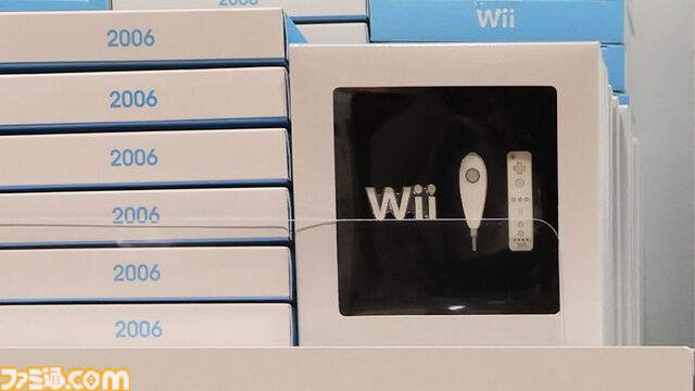“ニンテンドーミュージアム”グッズまとめ。コントローラーの形をした巨大クッションや歴代ハードをモチーフにしたアイテムなど限定グッズが多数ラインアップ