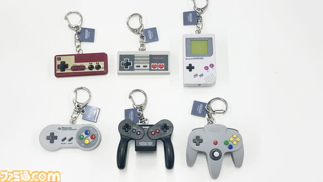 “ニンテンドーミュージアム”グッズまとめ。コントローラーの形をした巨大クッションや歴代ハードをモチーフにしたアイテムなど限定グッズが多数ラインアップ