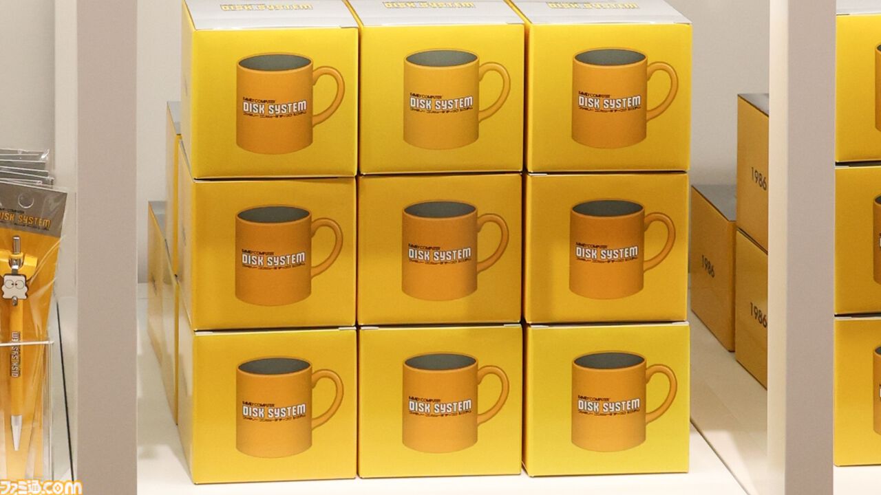 “ニンテンドーミュージアム”グッズまとめ。コントローラーの形をした巨大クッションや歴代ハードをモチーフにしたアイテムなど限定グッズが多数ラインアップ