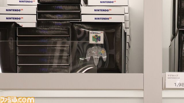 “ニンテンドーミュージアム”グッズまとめ。コントローラーの形をした巨大クッションや歴代ハードをモチーフにしたアイテムなど限定グッズが多数ラインアップ