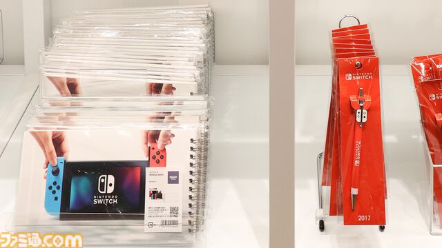 “ニンテンドーミュージアム”グッズまとめ。コントローラーの形をした巨大クッションや歴代ハードをモチーフにしたアイテムなど限定グッズが多数ラインアップ