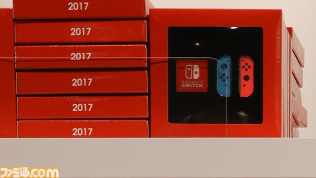 “ニンテンドーミュージアム”グッズまとめ。コントローラーの形をした巨大クッションや歴代ハードをモチーフにしたアイテムなど限定グッズが多数ラインアップ