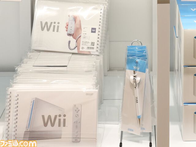 “ニンテンドーミュージアム”グッズまとめ。コントローラーの形をした巨大クッションや歴代ハードをモチーフにしたアイテムなど限定グッズが多数ラインアップ