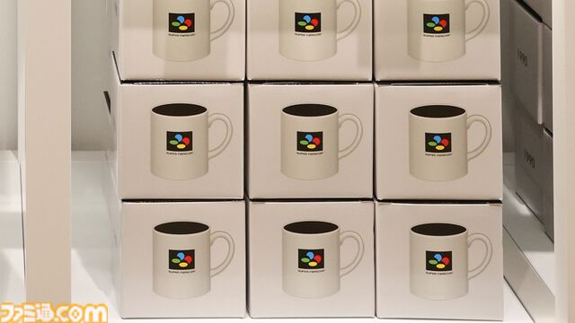 “ニンテンドーミュージアム”グッズまとめ。コントローラーの形をした巨大クッションや歴代ハードをモチーフにしたアイテムなど限定グッズが多数ラインアップ