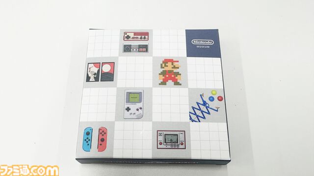 “ニンテンドーミュージアム”グッズまとめ。コントローラーの形をした巨大クッションや歴代ハードをモチーフにしたアイテムなど限定グッズが多数ラインアップ