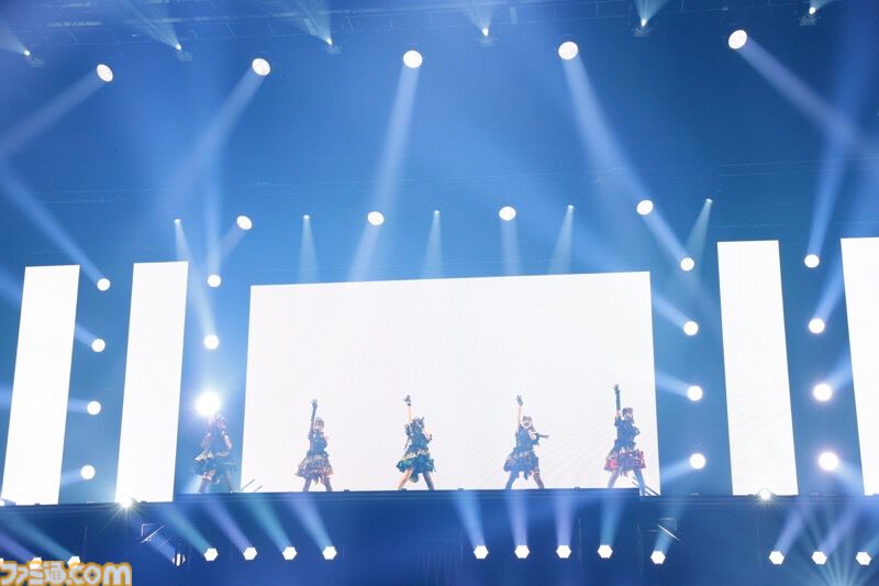 『シャニマス』6.5周年ライブ2日目リポート。『時限式狂騒ワンダーランド』『LINKs』など『シャニソン』発の楽曲を惜しみなく披露。各所で活躍し続けるアイドルたちの姿が感じられる公演に