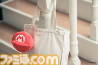 『スーパーマリオ』マリオの帽子、ハテナブロックのポーチでお部屋を賑やかに。グッズ付きムック本が10月15日に発売