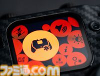 新型コントローラー“エヴォトップ”は高解像度タッチパネルモニターを搭載。十字ボタンと背面パドルにメタル、メインフレームにアラミド繊維、グリップに合皮を使用した高級品