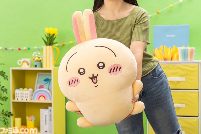 『ちいかわ』うさぎだらけくじが10月15日より発売、当たるのはうさぎオンリー。巨大ぬいぐるみやキュートなクッション、並べたくなるマスコットなどが登場