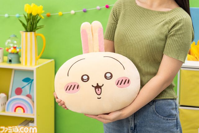 『ちいかわ』うさぎだらけくじが10月15日より発売、当たるのはうさぎオンリー。巨大ぬいぐるみやキュートなクッション、並べたくなるマスコットなどが登場