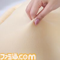 “推し抱き枕”が10月に発売決定。等身大サイズで腕枕や膝枕が可能。本当に“推し”と寝ているかのような気分に