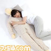 “推し抱き枕”が10月に発売決定。等身大サイズで腕枕や膝枕が可能。本当に“推し”と寝ているかのような気分に