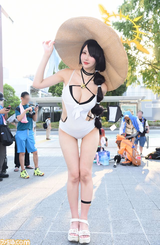 『ハンターハンター』連載再開で池ハロのコスプレでも注目か。夏は『ブルアカ』水着レイヤー多し。『デジモン』『学マス』など個性派レイヤー特集