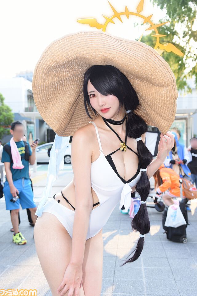 『ハンターハンター』連載再開で池ハロのコスプレでも注目か。夏は『ブルアカ』水着レイヤー多し。『デジモン』『学マス』など個性派レイヤー特集