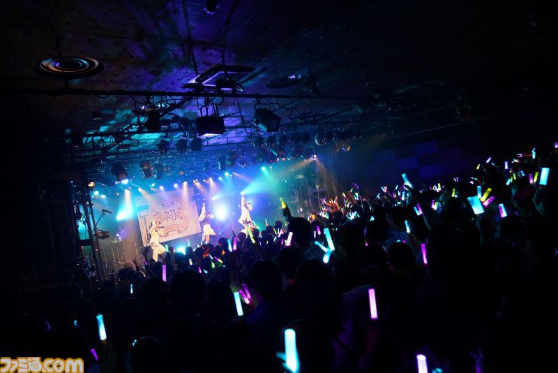 『学マス』デビューライブツアー“初恋公演”（大阪）リポート。清夏、麻央の新曲が初披露。歌いかたの緩急が心地よい、この3人ならではの魅力満載なステージに