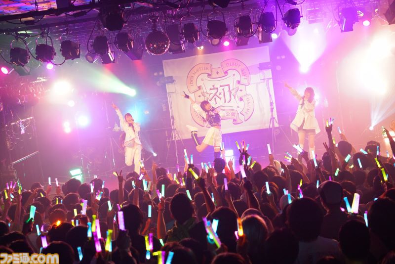 『学マス』デビューライブツアー“初恋公演”（大阪）リポート。清夏、麻央の新曲が初披露。歌いかたの緩急が心地よい、この3人ならではの魅力満載なステージに