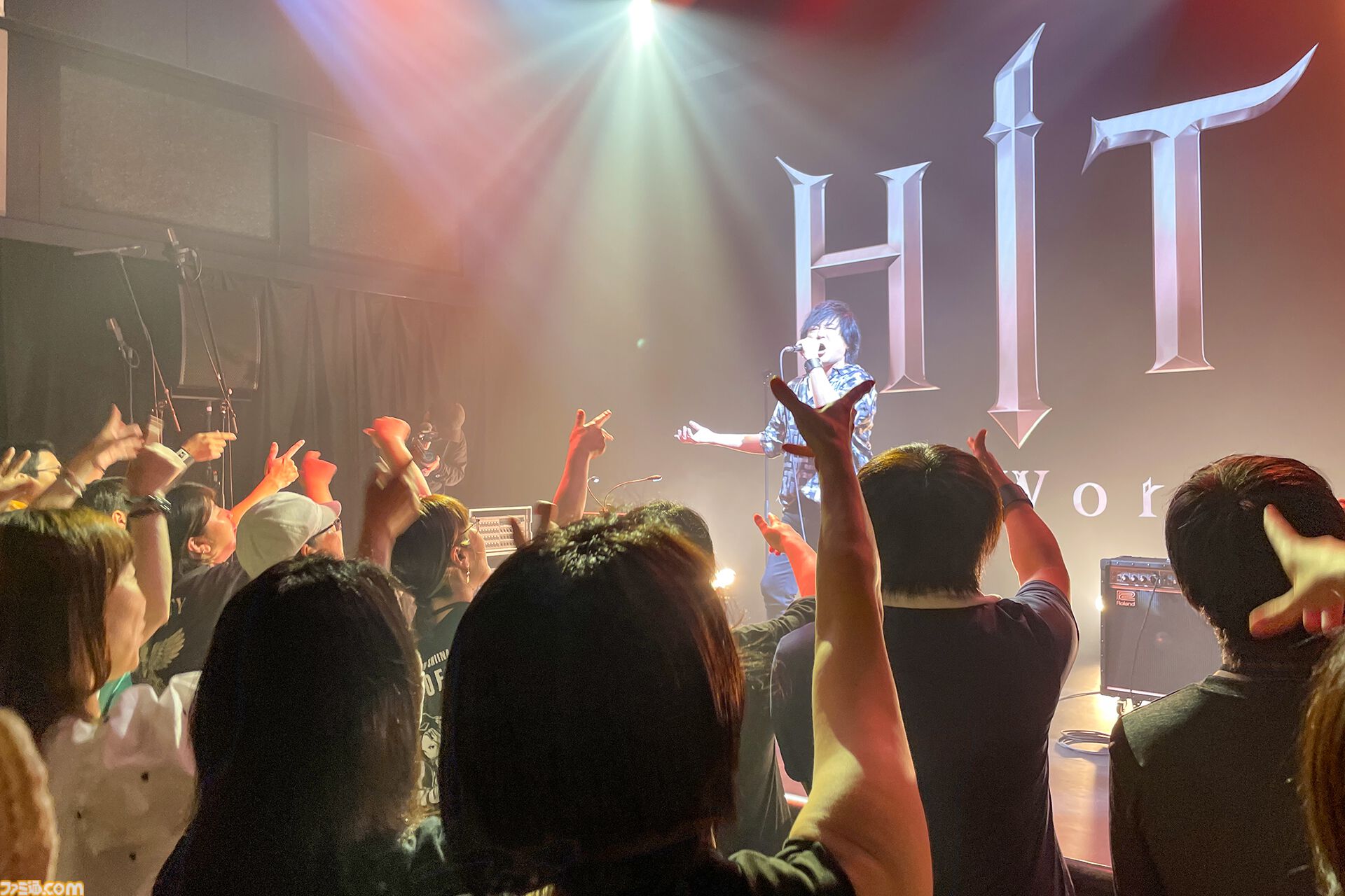 椎名慶治は『HIT : The World』を遊び続ける。テーマ曲を歌う人が引退したらかっこ悪いから。泥船かもしれないのに乗り込み、今日も文句を言い続ける【Let’s HIT制作秘話】