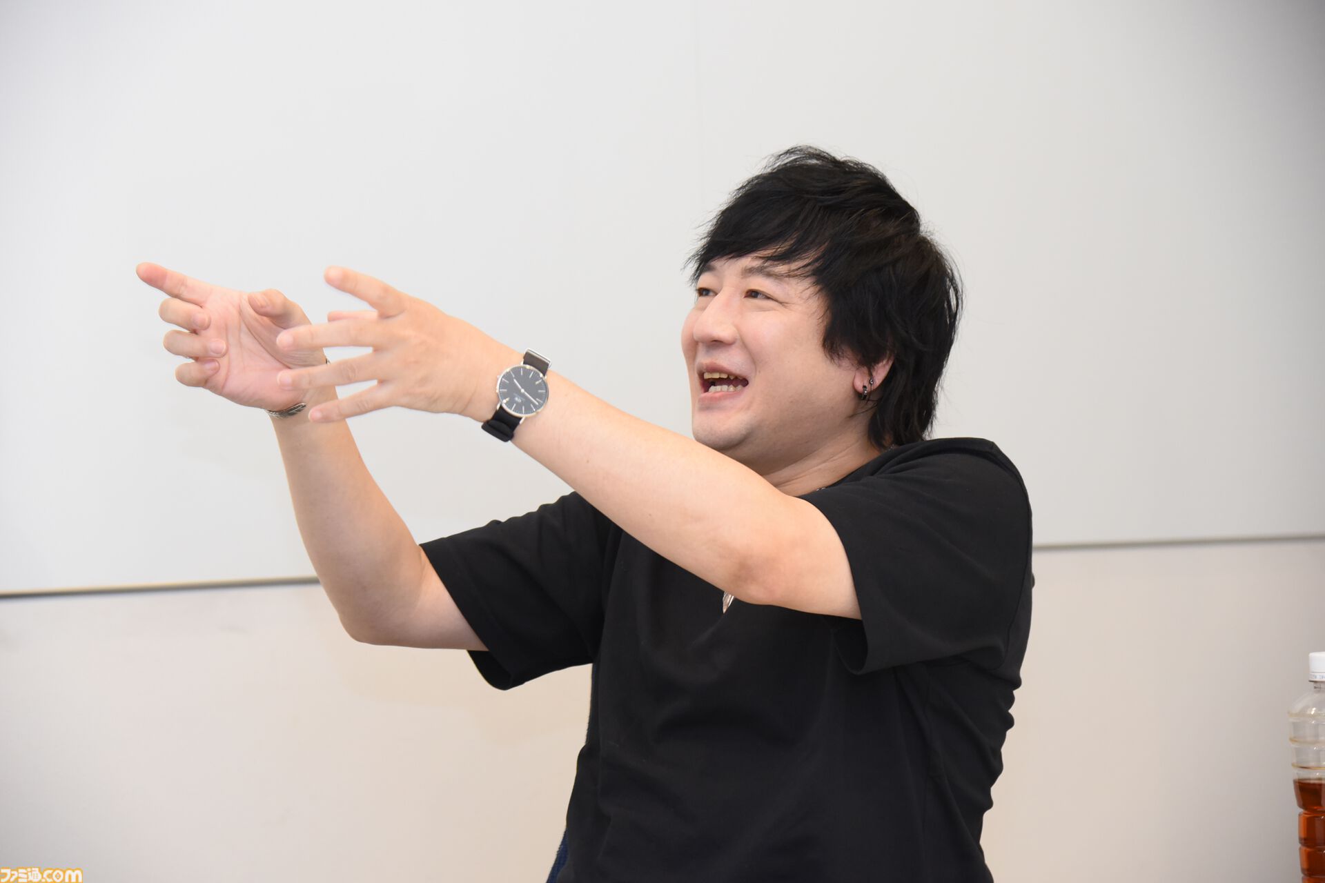 椎名慶治は『HIT : The World』を遊び続ける。テーマ曲を歌う人が引退したらかっこ悪いから。泥船かもしれないのに乗り込み、今日も文句を言い続ける【Let’s HIT制作秘話】
