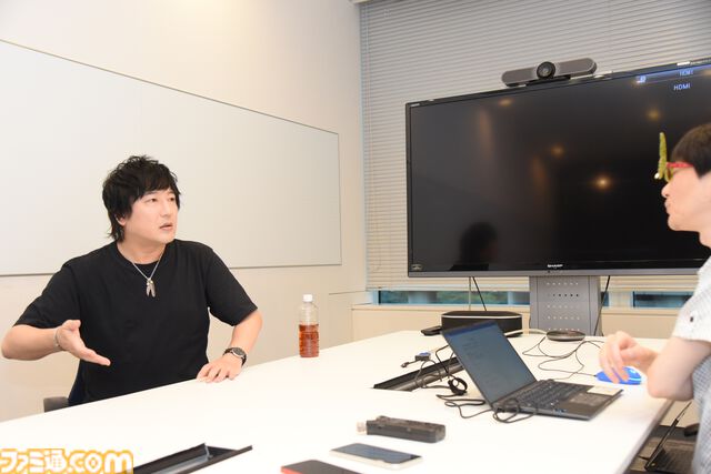 椎名慶治は『HIT : The World』を遊び続ける。テーマ曲を歌う人が引退したらかっこ悪いから。泥船かもしれないのに乗り込み、今日も文句を言い続ける【Let’s HIT制作秘話】
