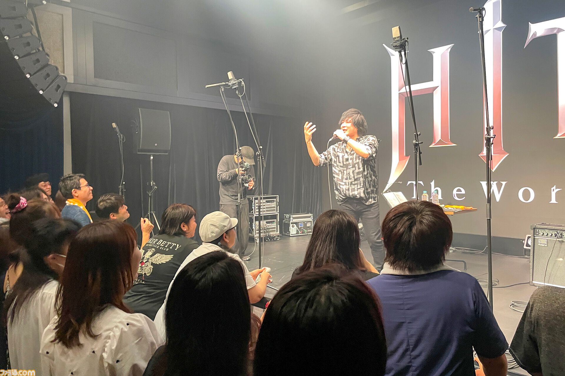 椎名慶治は『HIT : The World』を遊び続ける。テーマ曲を歌う人が引退したらかっこ悪いから。泥船かもしれないのに乗り込み、今日も文句を言い続ける【Let’s HIT制作秘話】
