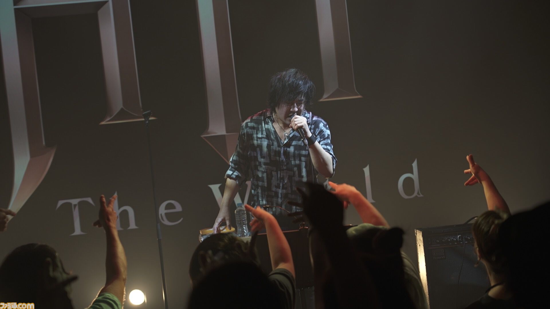 椎名慶治は『HIT : The World』を遊び続ける。テーマ曲を歌う人が引退したらかっこ悪いから。泥船かもしれないのに乗り込み、今日も文句を言い続ける【Let’s HIT制作秘話】